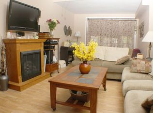 40 Hatfield Pl, Staten Island, NY 10302
