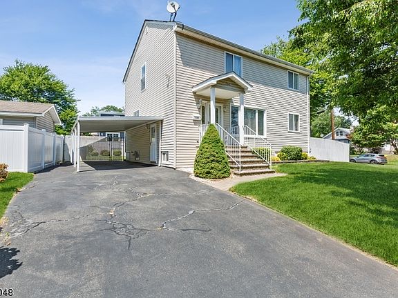 3rd image of 752 E Milton Ave