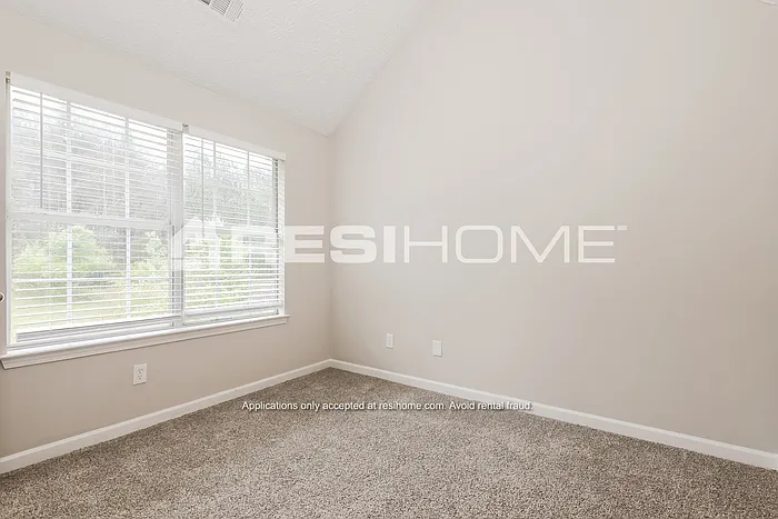1430 Camelia St — Photo 12