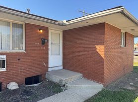 381-385 S Yearling Rd