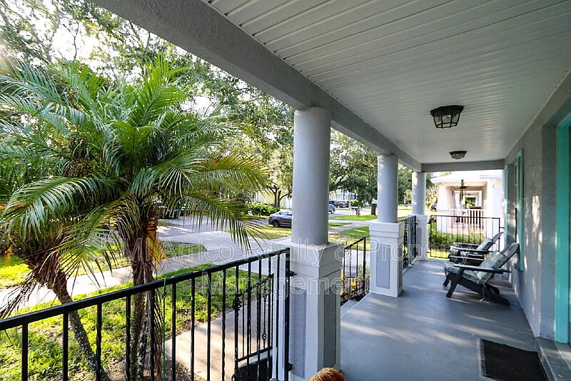 3 bed, 2.0 bath, 1280 sqft, $2,650 — Photo 3