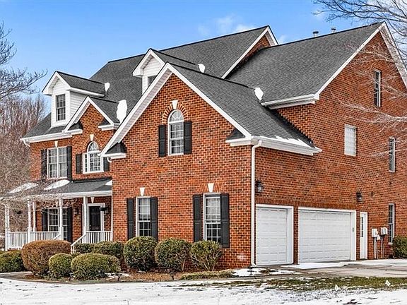 3rd image of 3100 Crosby Ct