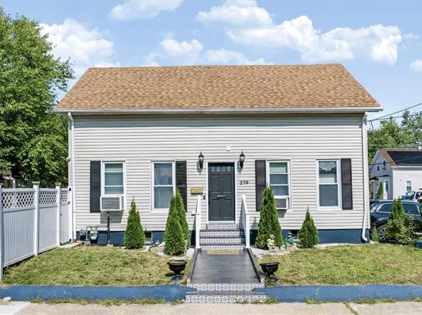 279 Smith St, Cranston, RI 02905