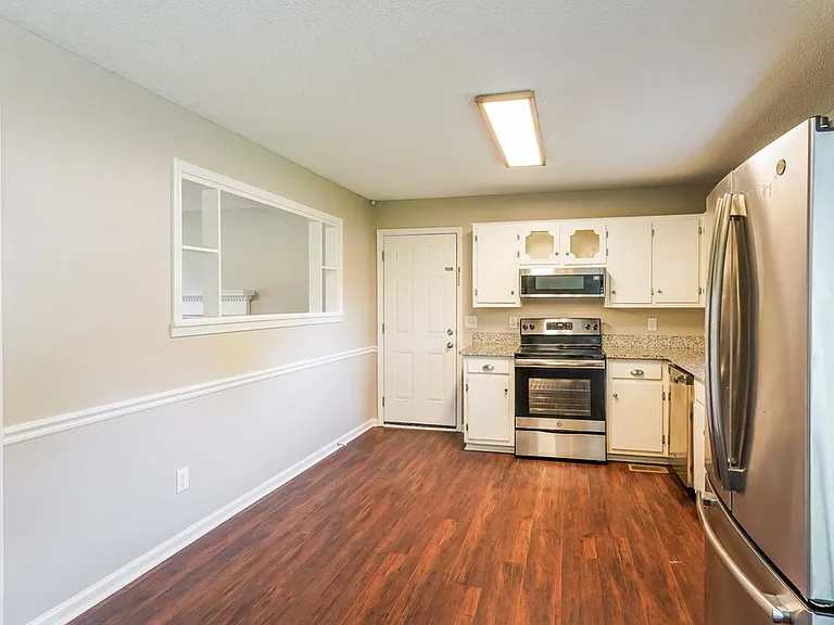 1506 Ashlawn Dr — Photo 7