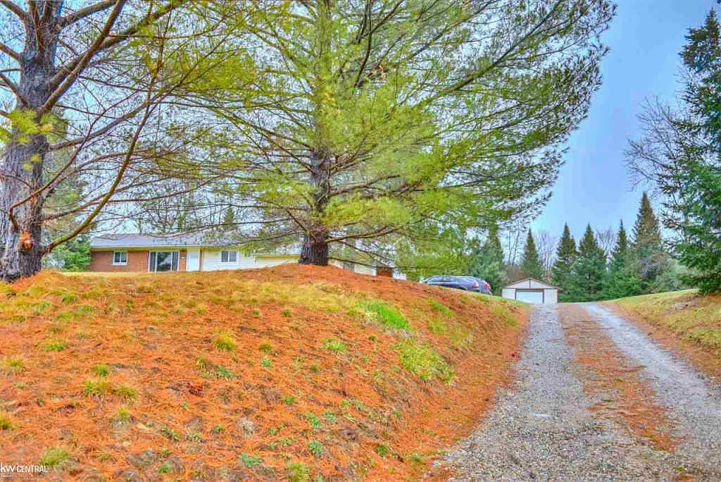 4633 Baldwin Rd photo 1