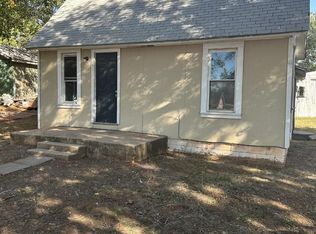 411 Jackson St, Perry, OK 73077