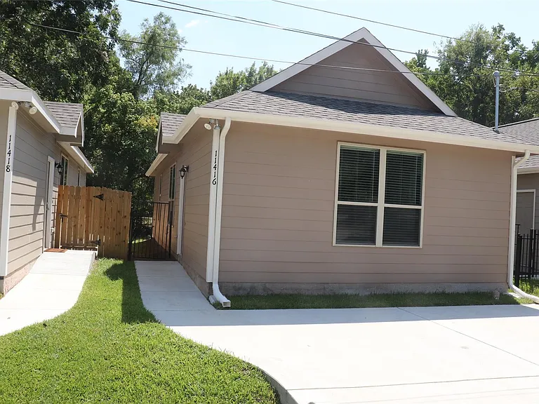 11416 Underwood St — Photo 2