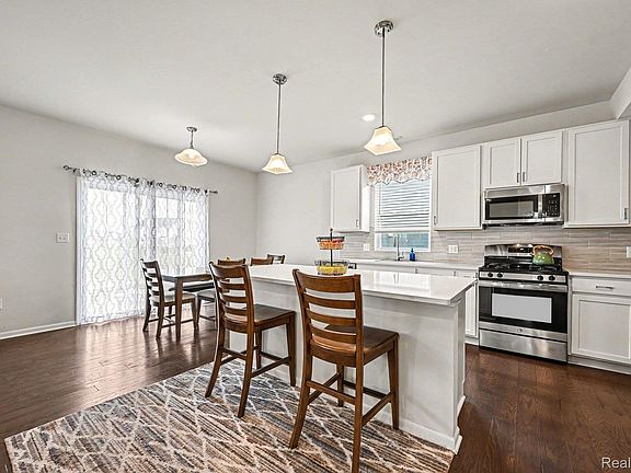 3rd image of 2751 Salt Springs Dr