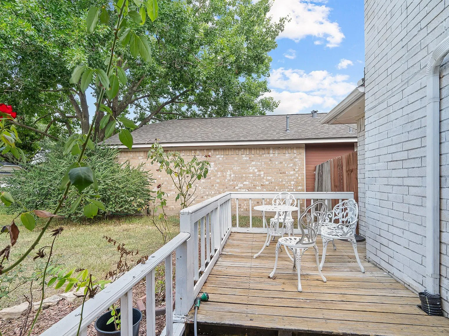 3 bed, 2.0 bath, 1586 sqft, $2,000 — Photo 4
