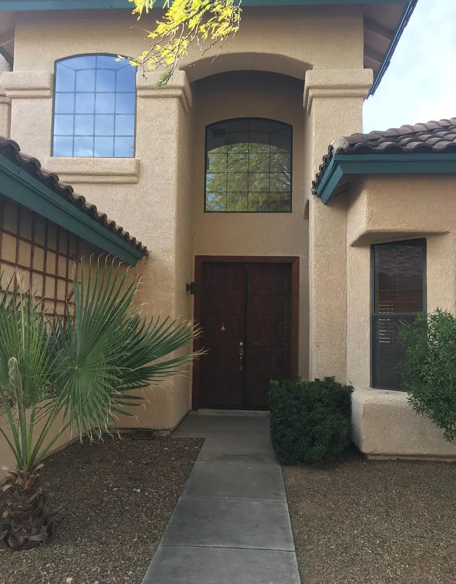 3 bed, 2595 sqft, $2,345 — Photo 1