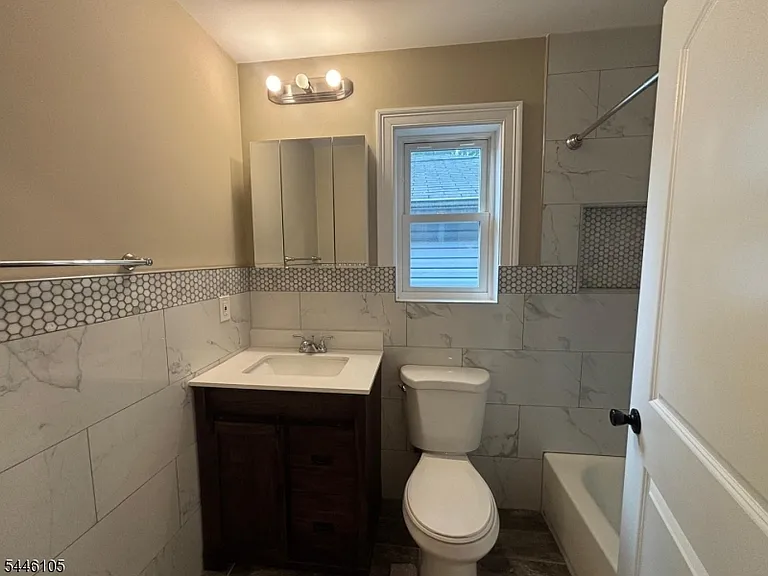 850 Rebecca Pl — Photo 7