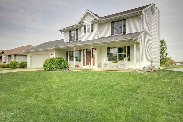 1500 Locust Dr photo 1