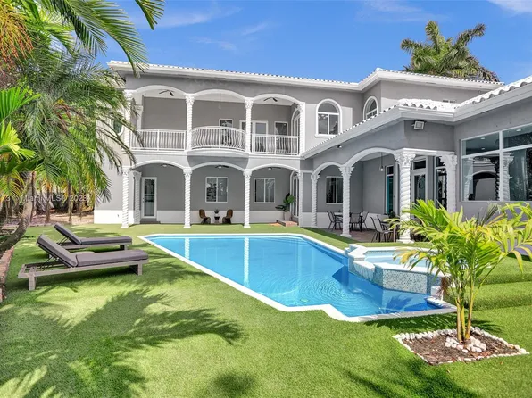 12141 Walsh Blvd, Miami, FL 33184