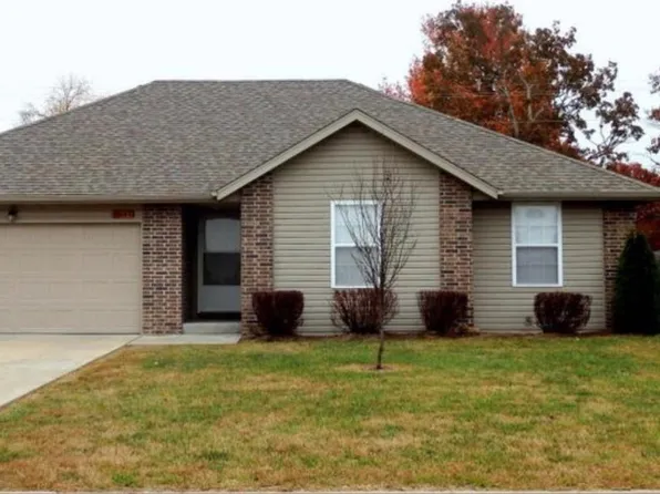 2481 E Willow St, Republic, MO 65738