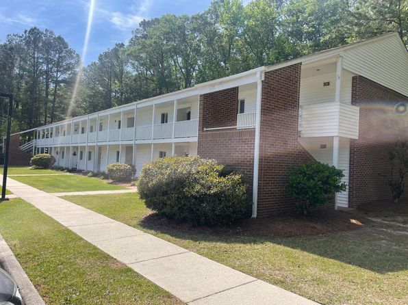 101 Santree Dr, Williamston, NC 27892