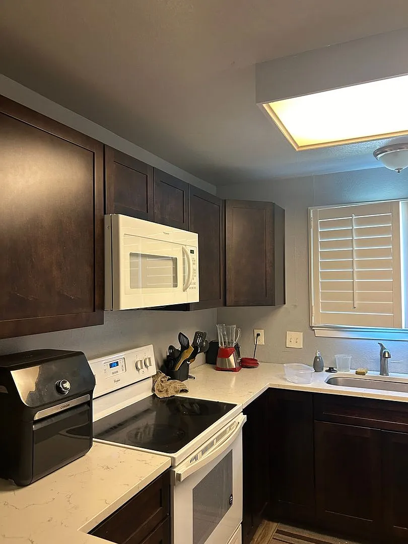 3 Bedroom Townhome in Westminster — Photo 3