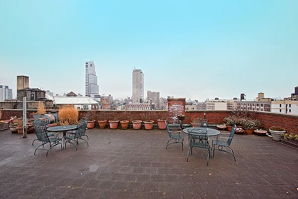 Sold by 914 Equities | media 7