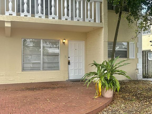 2nd image of 1033 NW 30th Ct APT 1