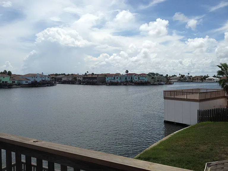 13913 Dasmarinas Dr — Photo 23