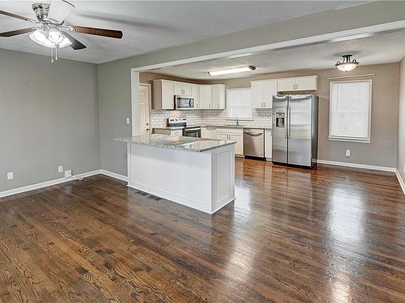3rd image of 4719 Vermont Ave
