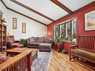 5113 Stonehaven Dr, Madison, WI 53716