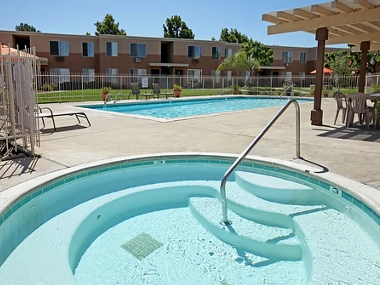 Spacious 2 Bedroom Apartments at The Courtyards in El Cajon — Photo 9