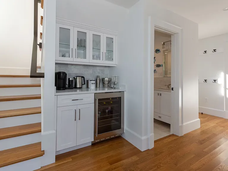 Mini Bar