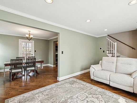 3rd image of 8646 Harms Rd