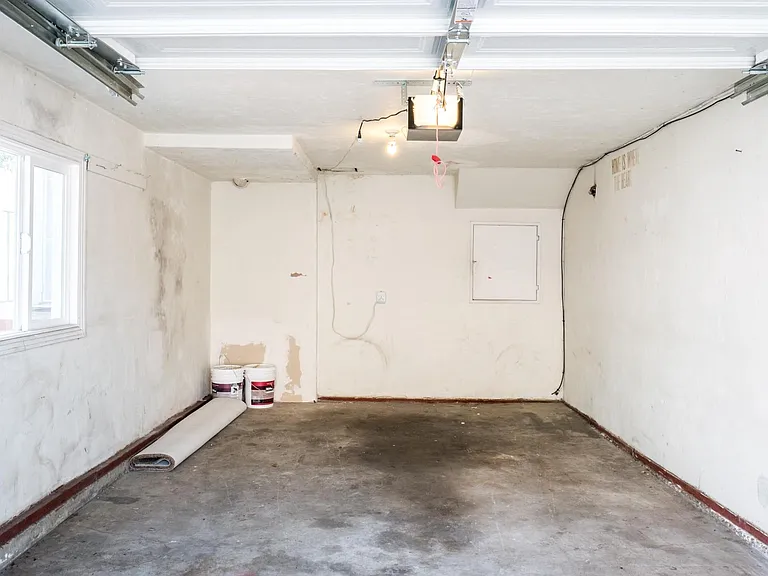 6258 Cypress Ave — Photo 3