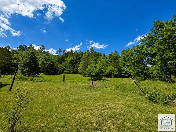 3rd image of 738 Johnson Hill Rd