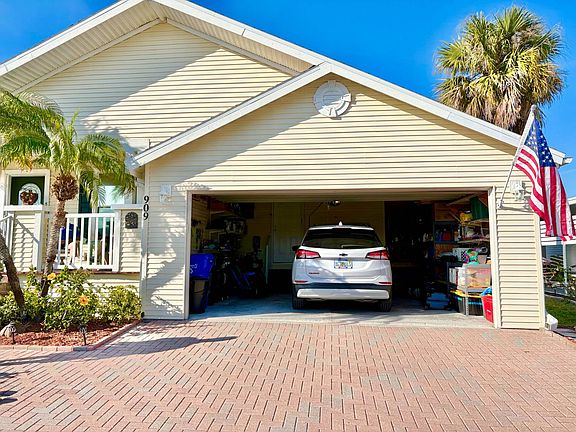 5th image of 909 Eleuthera W