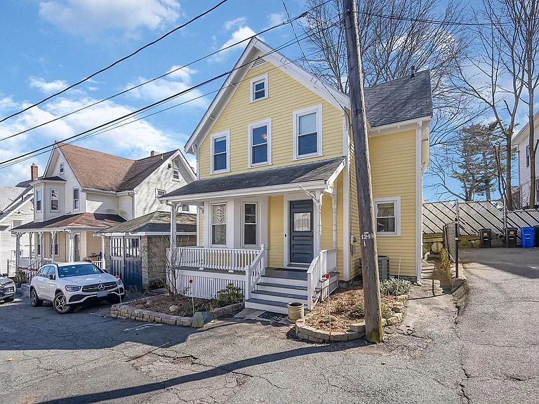 16 Oak Grove Ter — Photo 2