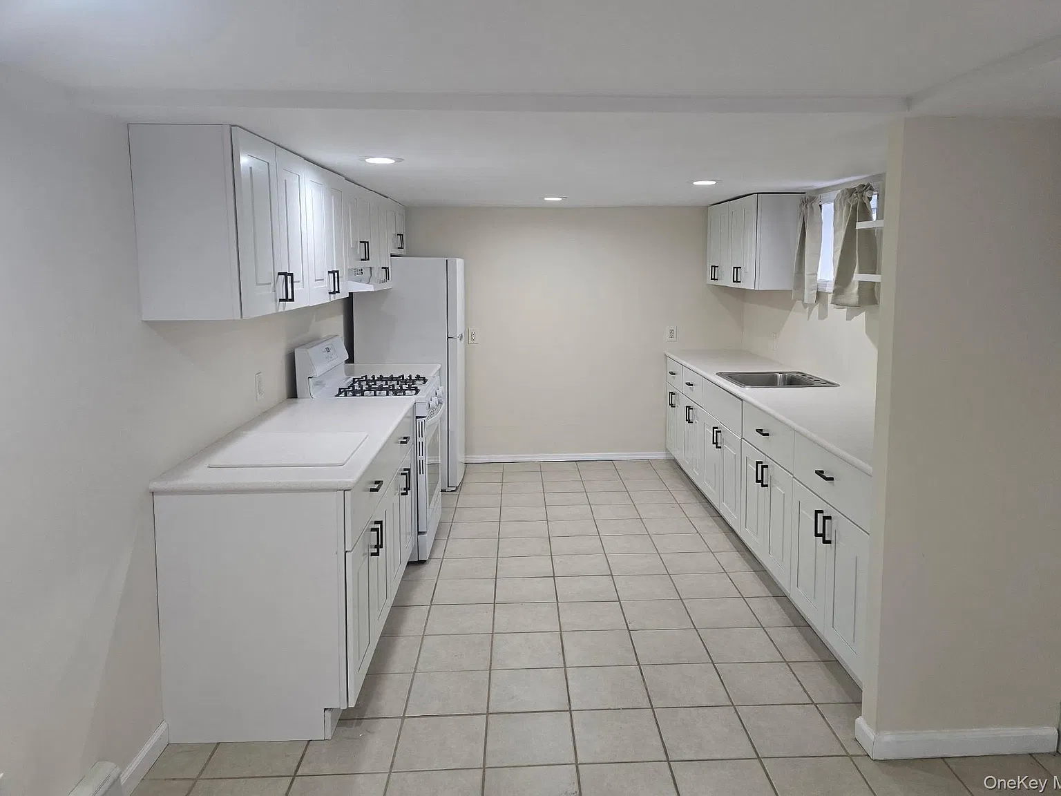 2 bed, 1.0 bath, 700 sqft, $2,800 — Photo 2