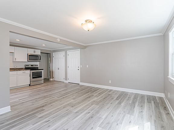 4th image of 96 Afton St #96