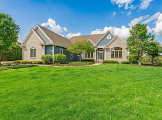 1232 Mary Hill Cir, Hartland, WI 53029