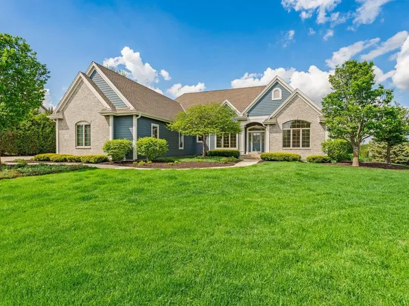 1232 Mary Hill CIRCLE, Hartland, WI 53029