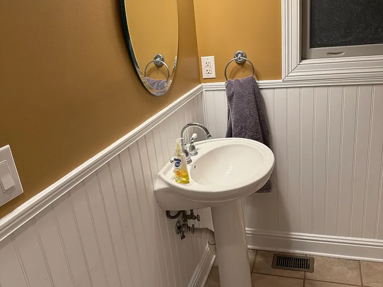 111 Riverview Dr #2 — Photo 9