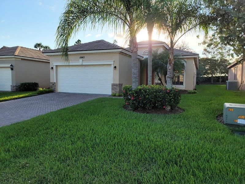 1st image of 10063 SW Stonegate Dr