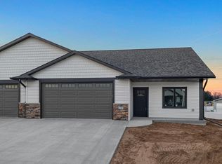 758 Crockett Dr, Holmen, WI 54636