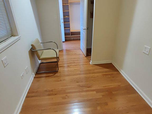 4th image of 3149 S Emerald Ave #1R