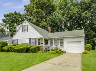 89 Rhode Island Ave, Massapequa, NY 11758
