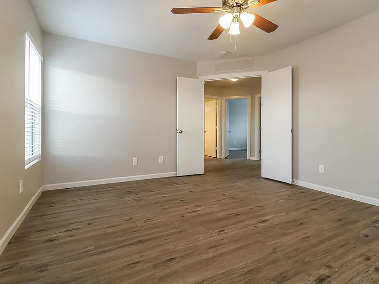 12329 W Windrose Dr — Photo 9