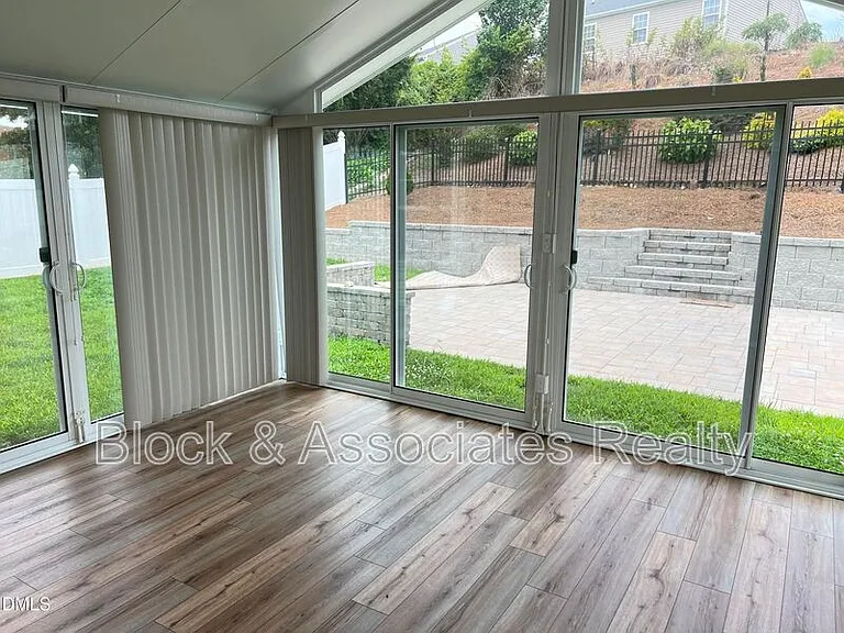 5013 Marathon Ln — Photo 37