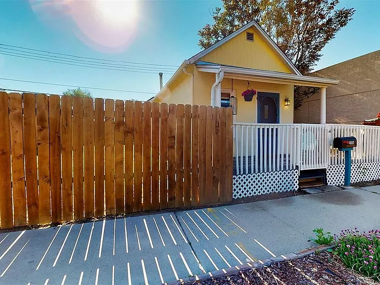 4032 N Pecos St — Photo 3