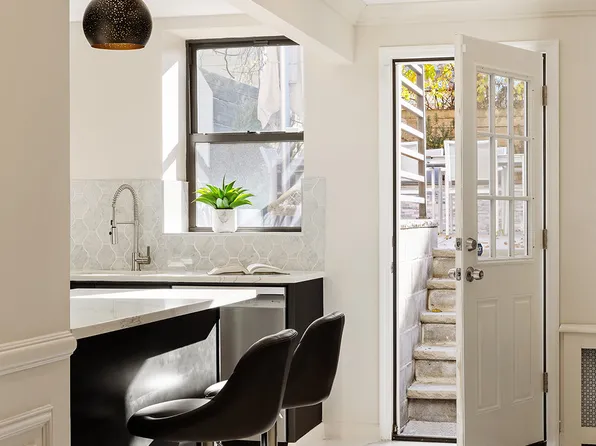 172 Schaefer Street image 6 of 23