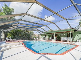 2224 SE Meadow Gln, Stuart, FL 34997