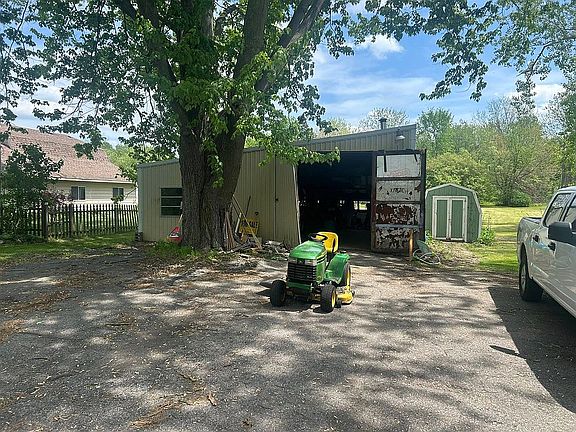 4th image of 1220 N Edgar Rd