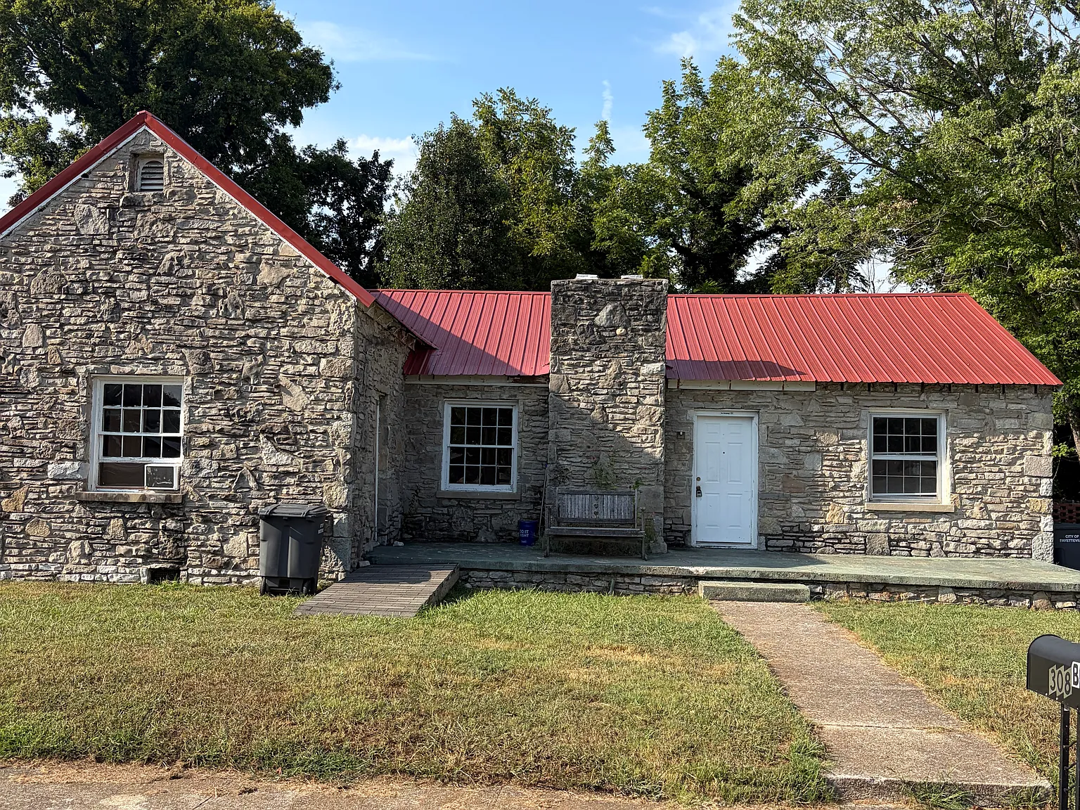 3 bed, 1100 sqft, $1,150 — Photo 1