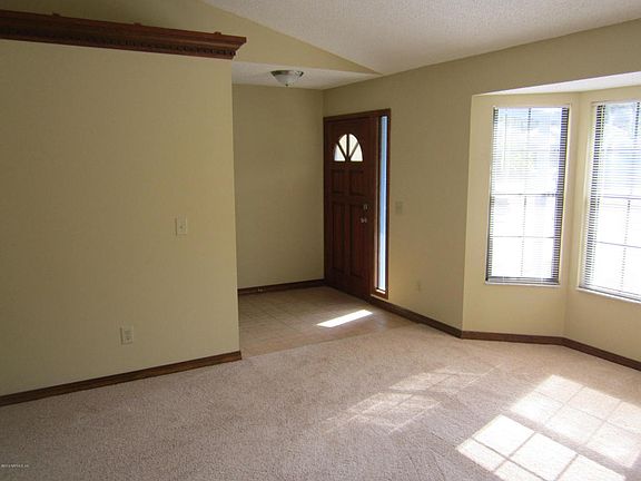 3rd image of 284 Dovefield Ct
