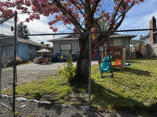 4622 E C St, Tacoma, WA 98404